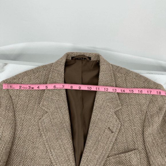 Vintage Mens Wool Tweed Sport Coat 44R Brown Herringbone Two Buttons Preppy - Picture 8 of 15